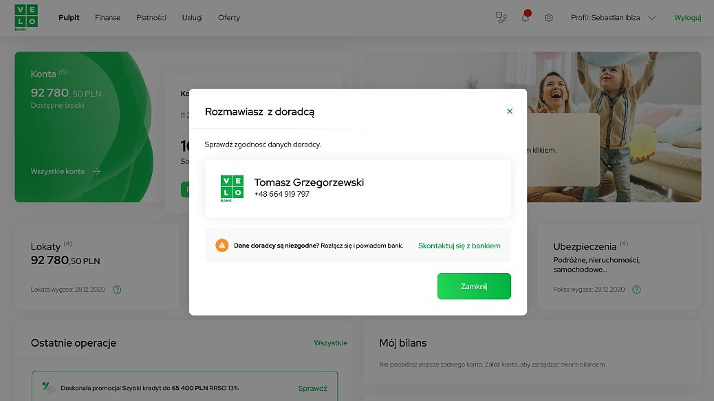 Wizytówka pracownika w bankowości internetowej podczas rozmowy telefonicznej.